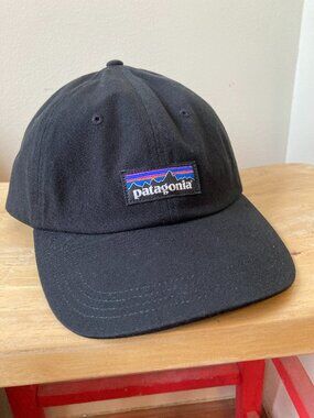 Patagonia P-6 Label Trad Cap Black New Unworn Hat GORP Streetwear Patagucci